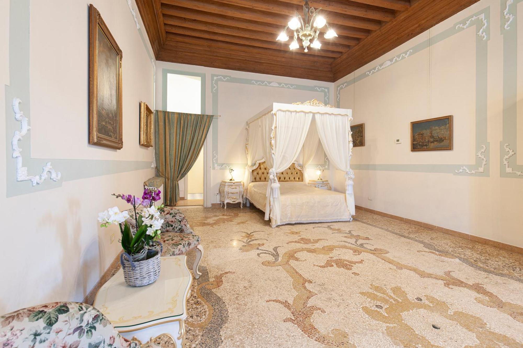 Luxury Apartment Pesaro Papafava Venice Exterior photo